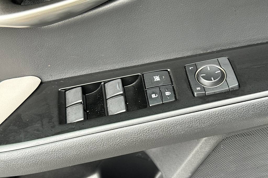 Thumbnail: 2019 Lexus UX - 22