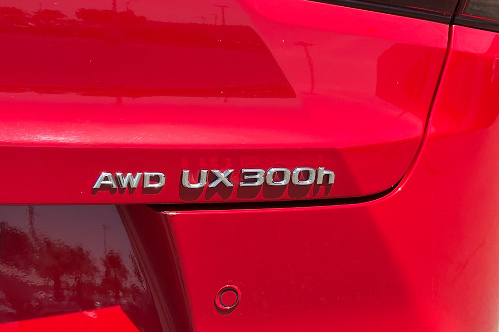 Thumbnail: 2025 Lexus UX - 7