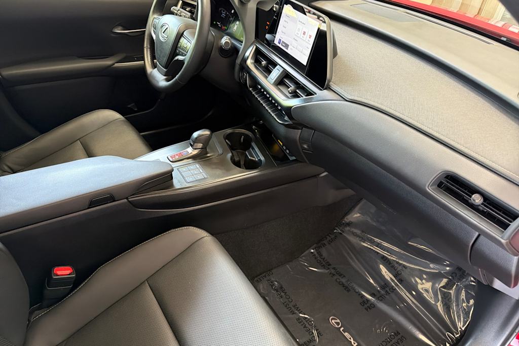 Thumbnail: 2025 Lexus UX - 12