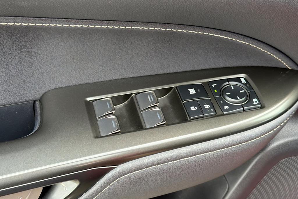 Thumbnail: 2024 Lexus ES - 22