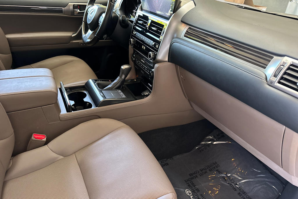 Thumbnail: 2022 Lexus GX - 12