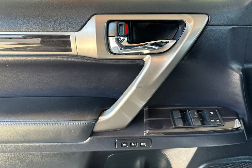Thumbnail: 2021 Lexus GX - 22