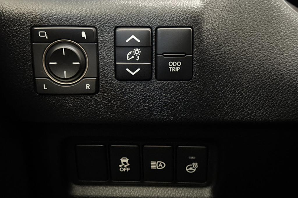 Thumbnail: 2023 Lexus GX - 33