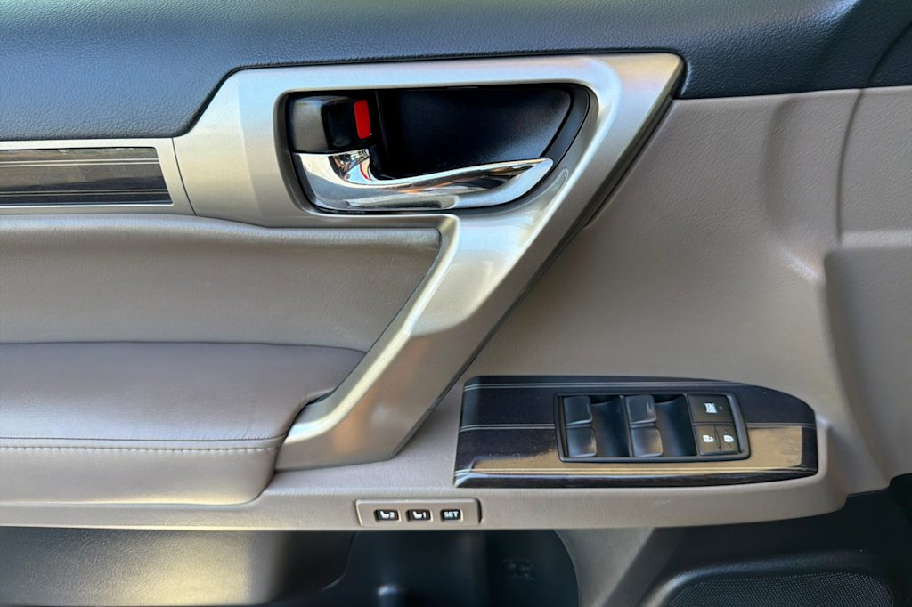 Thumbnail: 2020 Lexus GX - 20