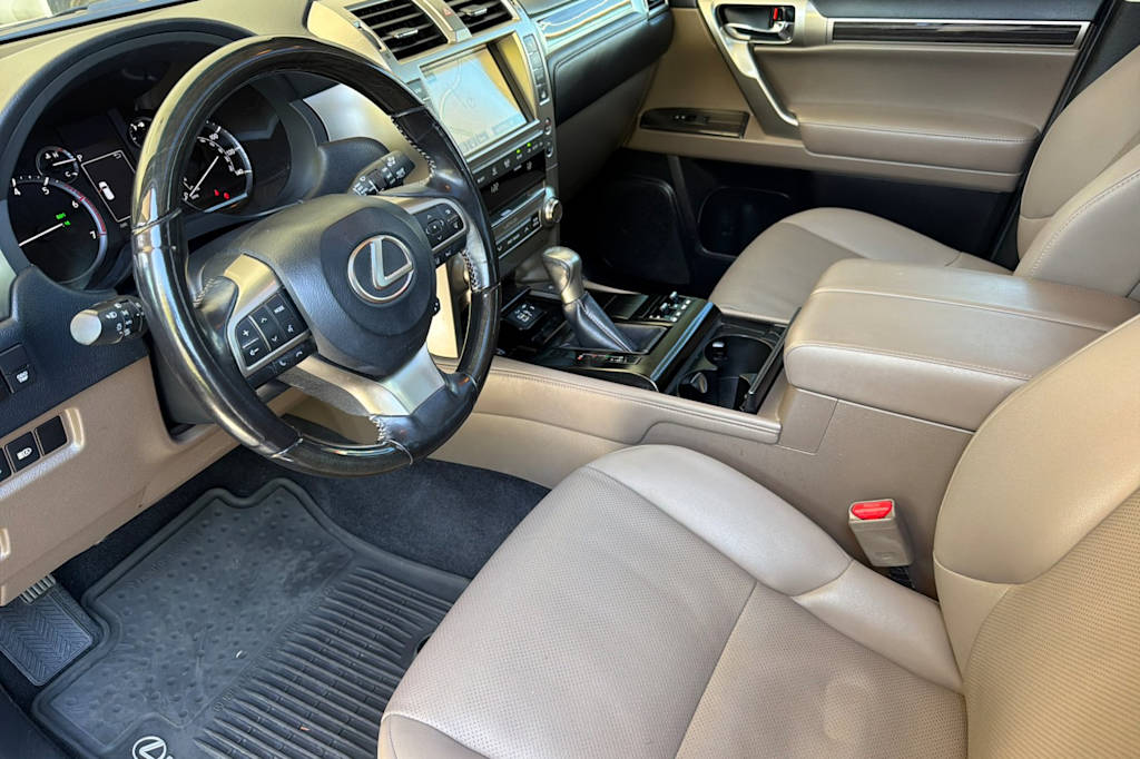 Thumbnail: 2020 Lexus GX - 10