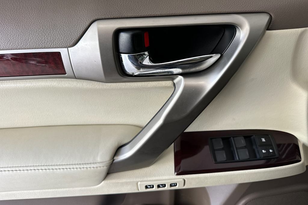 Thumbnail: 2017 Lexus GX - 20