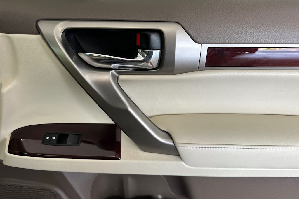 Thumbnail: 2017 Lexus GX - 25