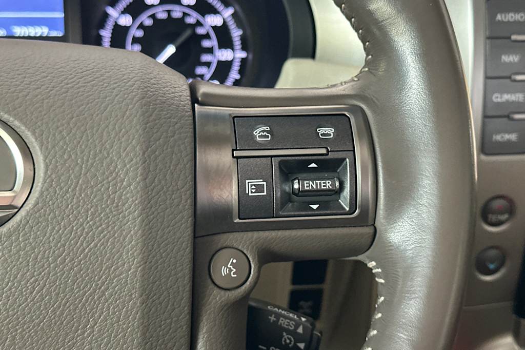 Thumbnail: 2017 Lexus GX - 32