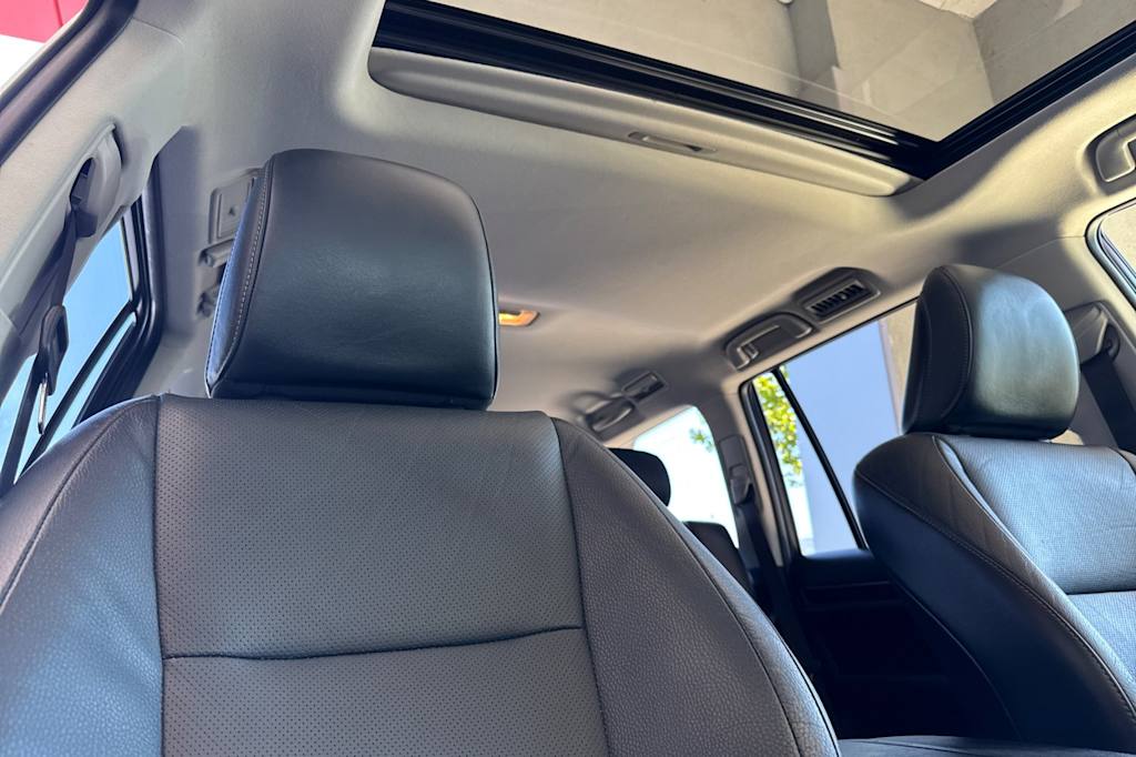 Thumbnail: 2017 Lexus GX - 25