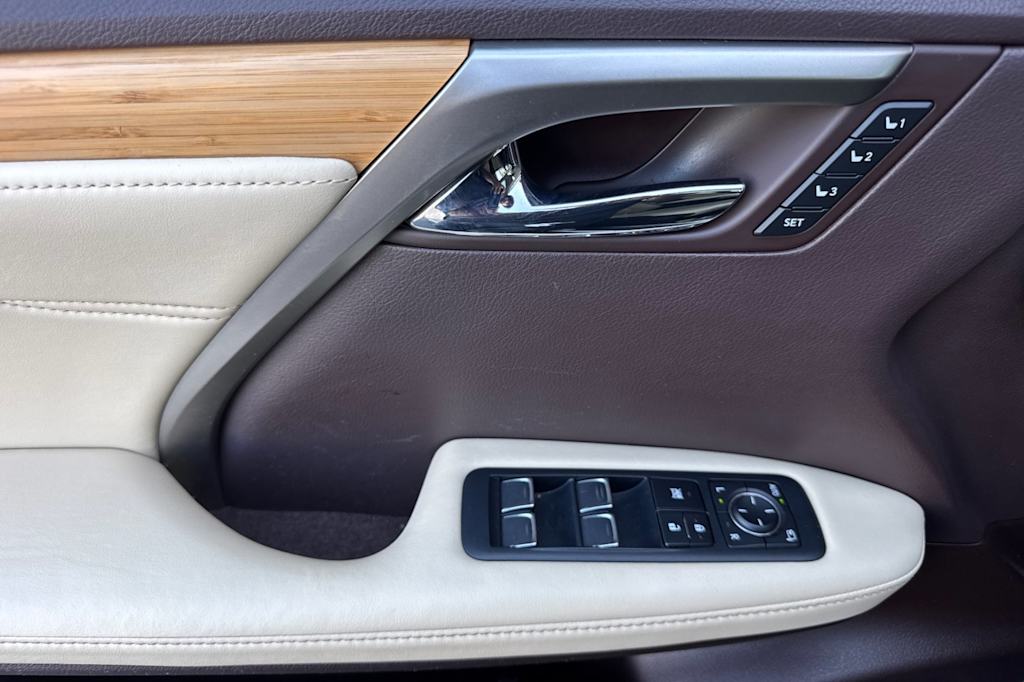 Thumbnail: 2019 Lexus RX - 20