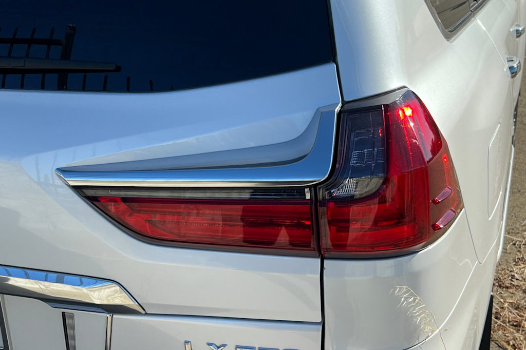 Thumbnail: 2021 Lexus LX - 18