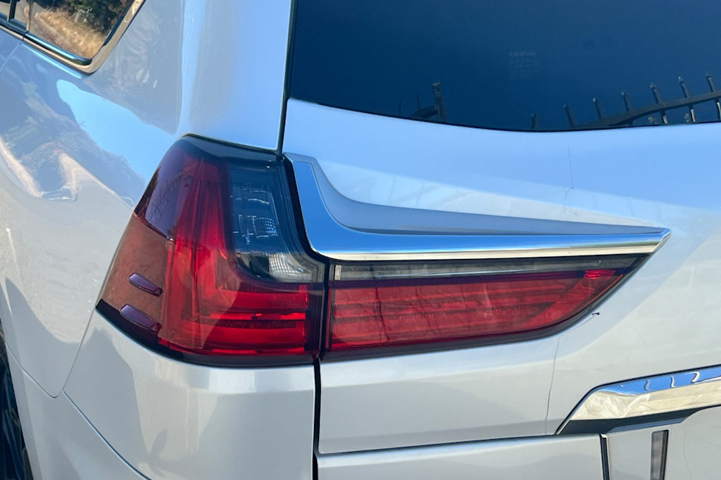 Thumbnail: 2021 Lexus LX - 16