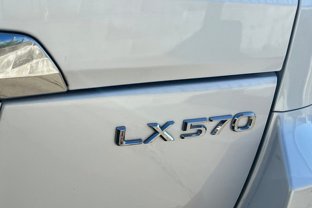 Thumbnail: 2021 Lexus LX - 10