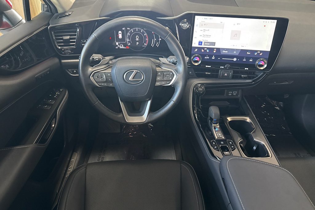 Thumbnail: 2024 Lexus ES - 8