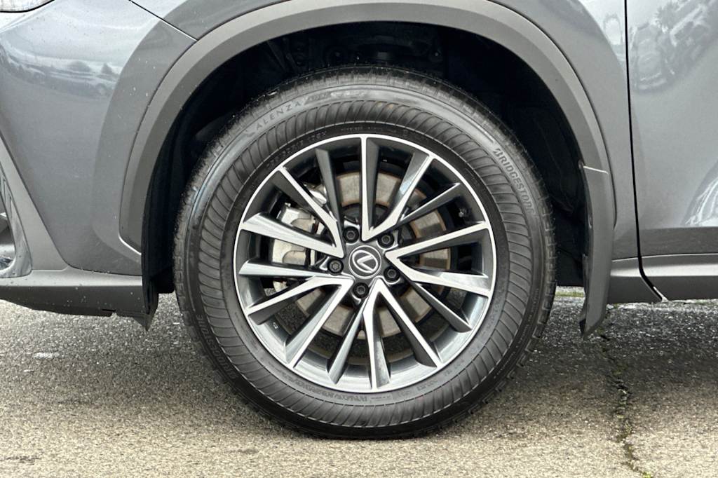 Thumbnail: 2025 Lexus ES - 8