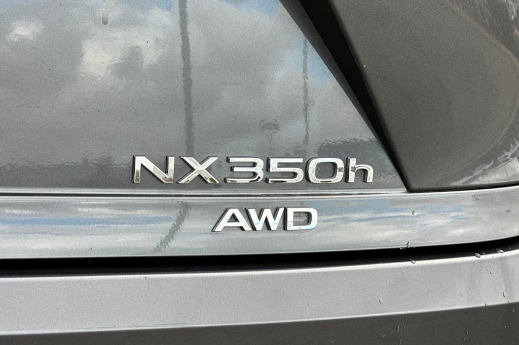 Thumbnail: 2025 Lexus ES - 7