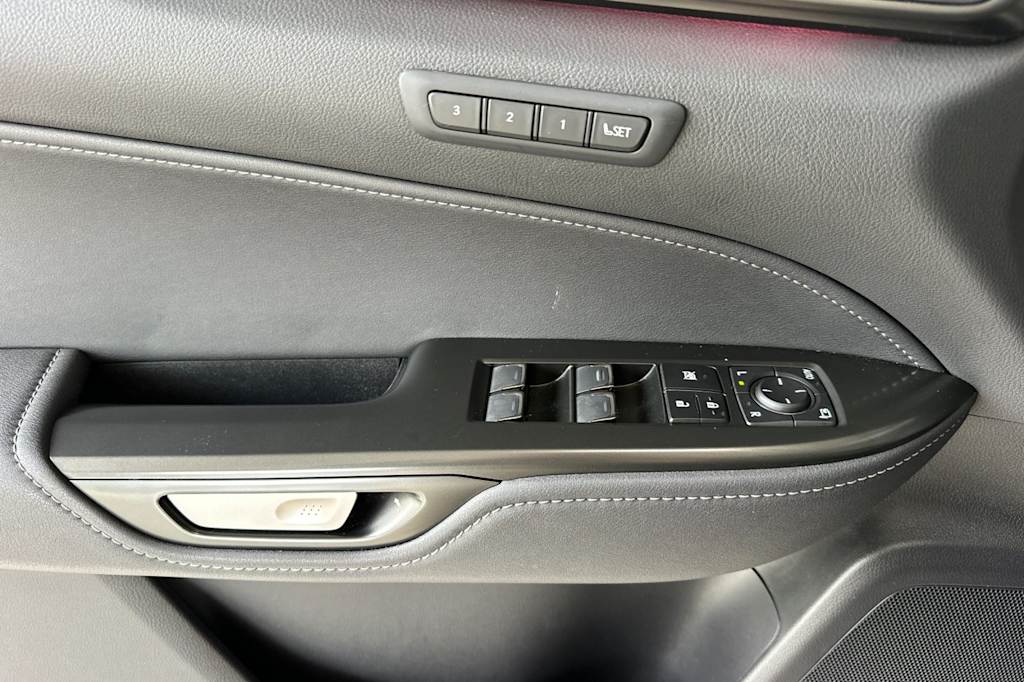 Thumbnail: 2025 Lexus ES - 21