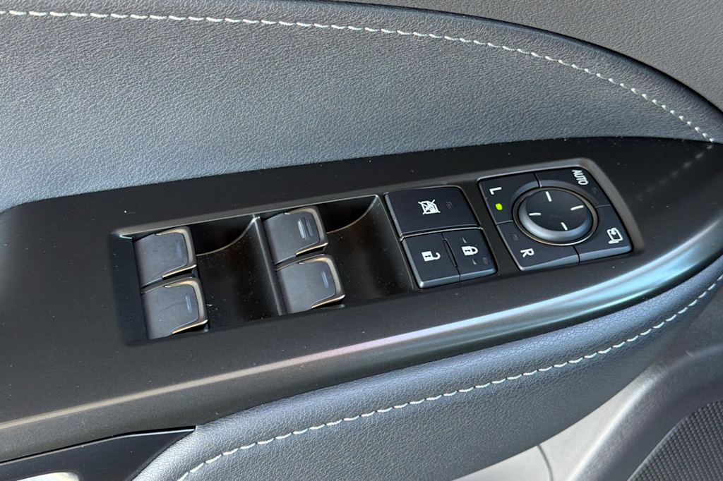 Thumbnail: 2026 Lexus ES - 23
