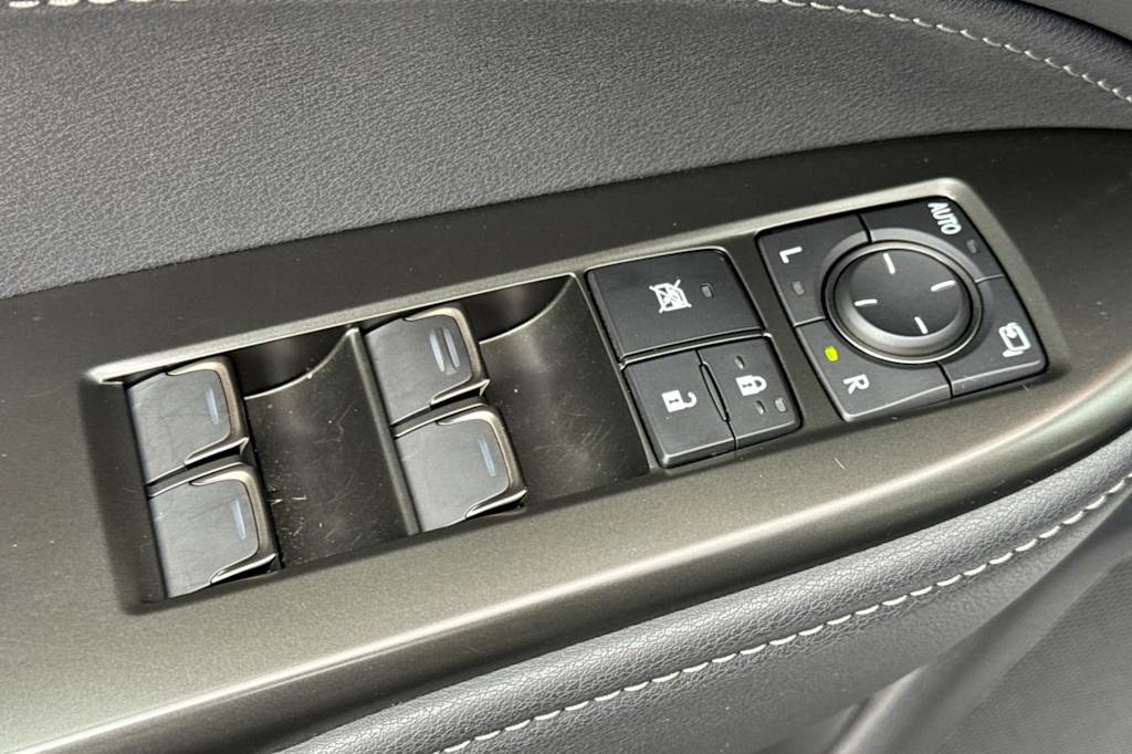 Thumbnail: 2026 Lexus ES - 22