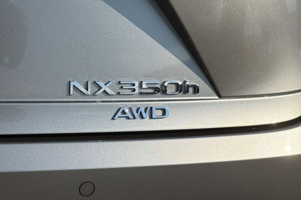 Thumbnail: 2025 Lexus ES - 33
