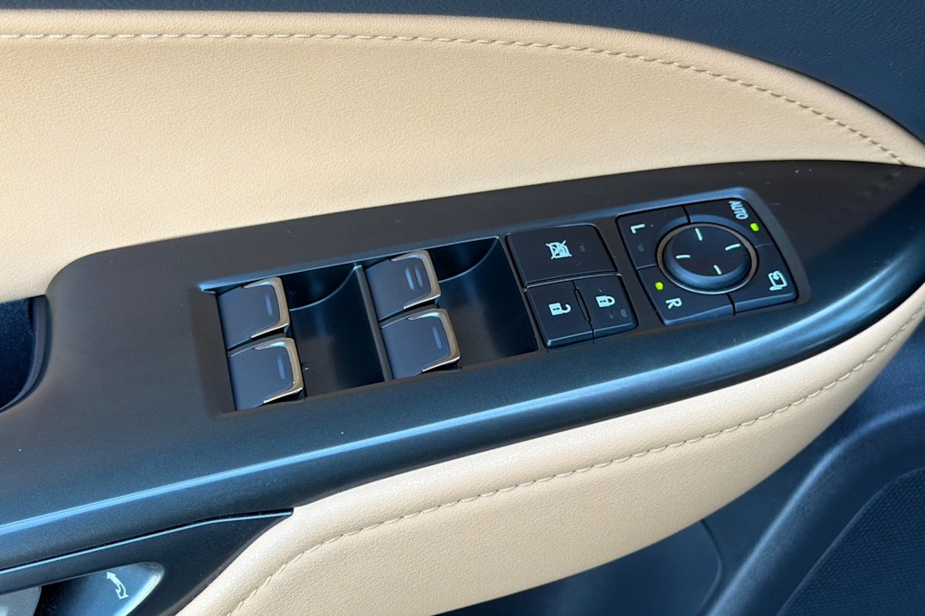 Thumbnail: 2025 Lexus ES - 21