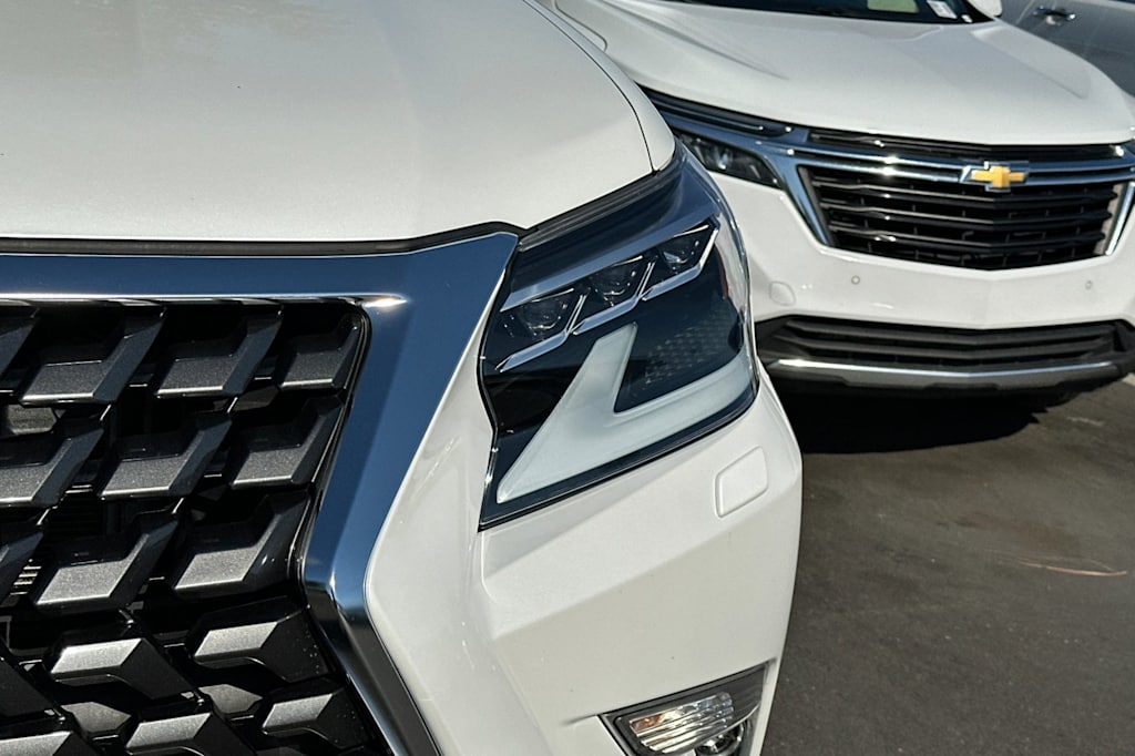 Thumbnail: 2022 Lexus GX - 13