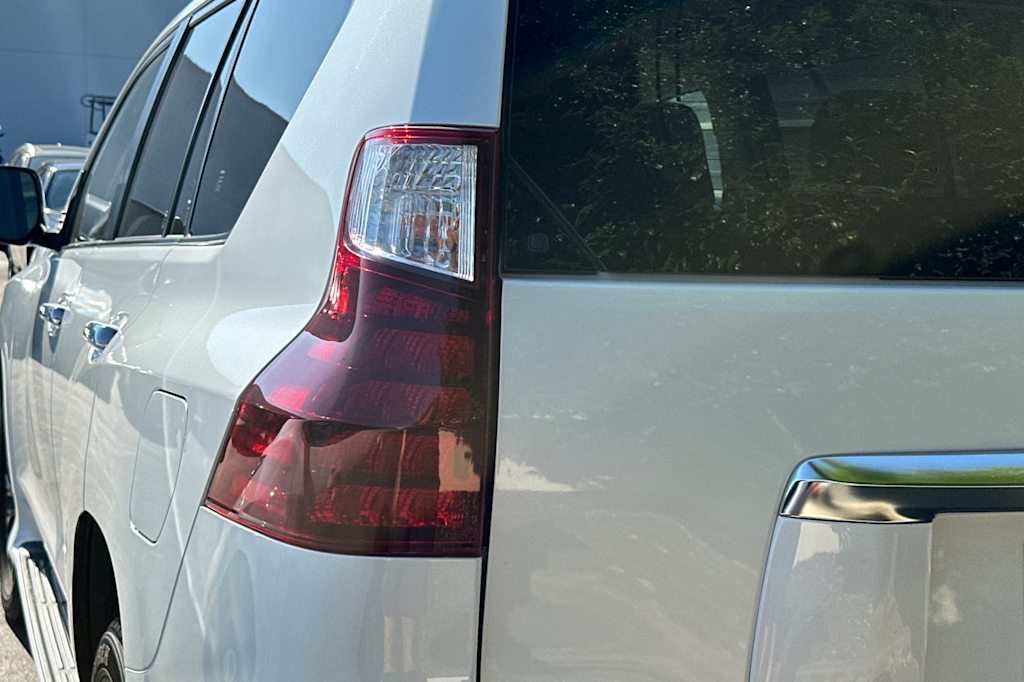 Thumbnail: 2022 Lexus GX - 15