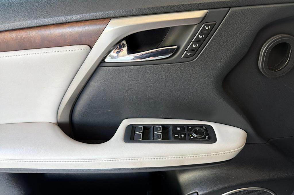 Thumbnail: 2020 Lexus RX - 22