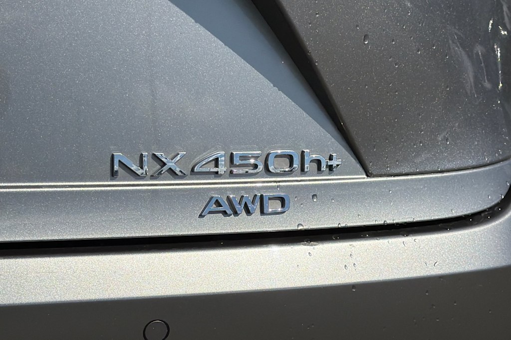 Thumbnail: 2025 Lexus ES - 7