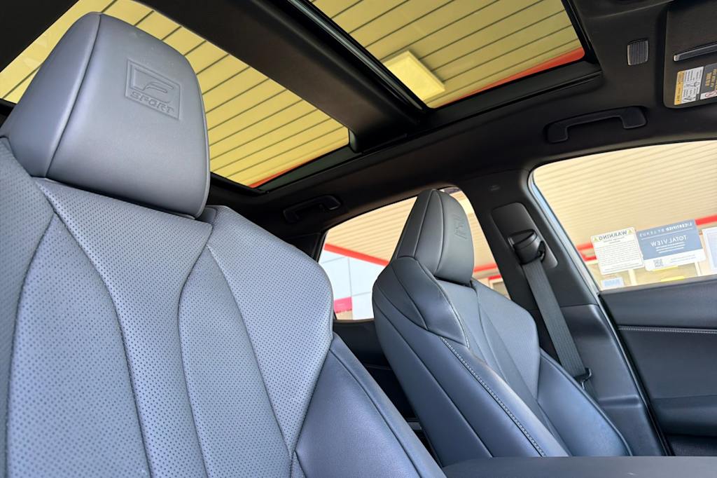 Thumbnail: 2025 Lexus ES - 24