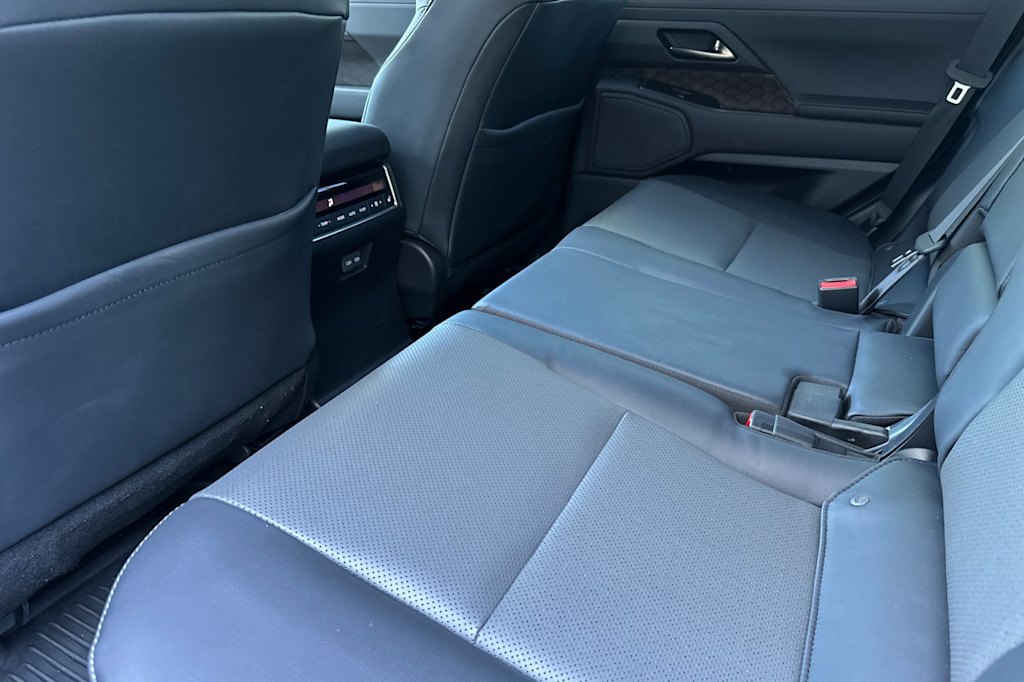 Thumbnail: 2024 Lexus ES - 11