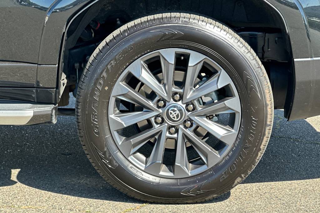 Thumbnail: 2024 Lexus ES - 8