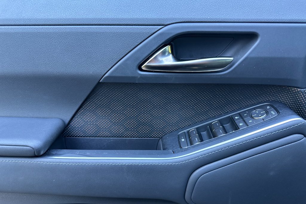 Thumbnail: 2024 Lexus ES - 21