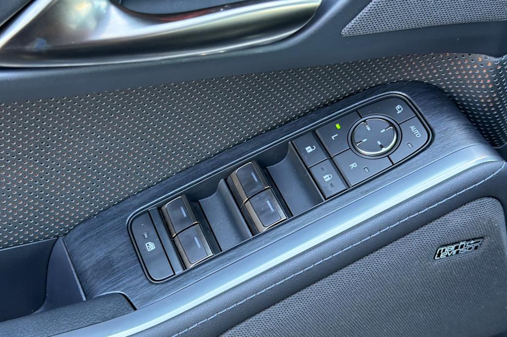 Thumbnail: 2024 Lexus ES - 21