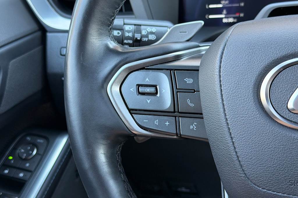 Thumbnail: 2024 Lexus ES - 31