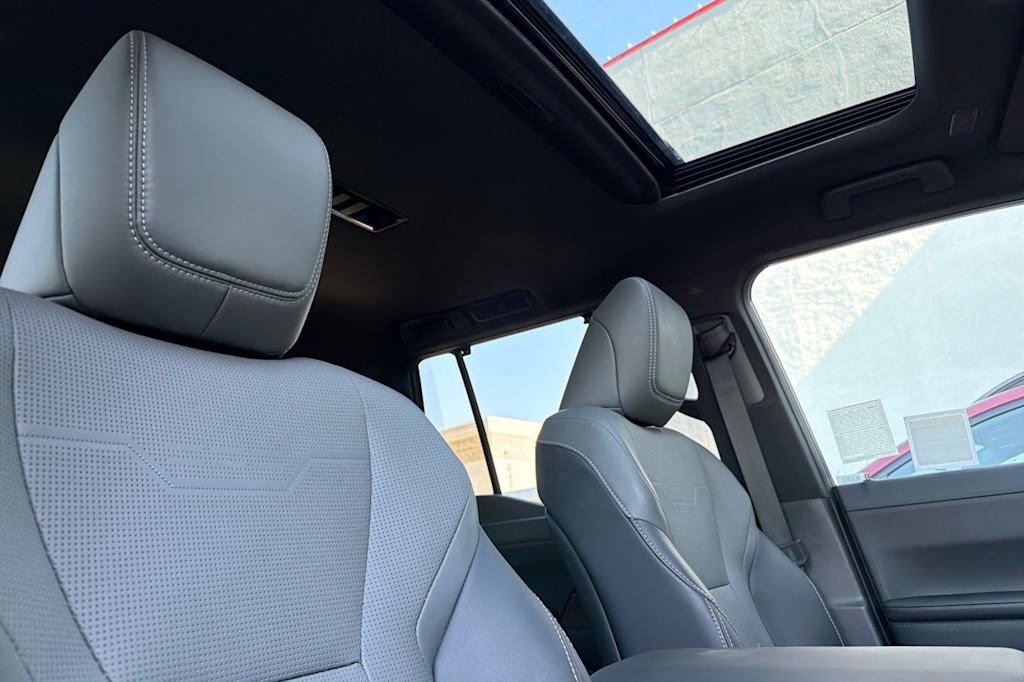 Thumbnail: 2024 Lexus ES - 23