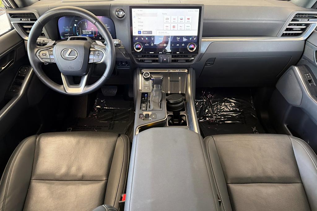Thumbnail: 2024 Lexus ES - 2