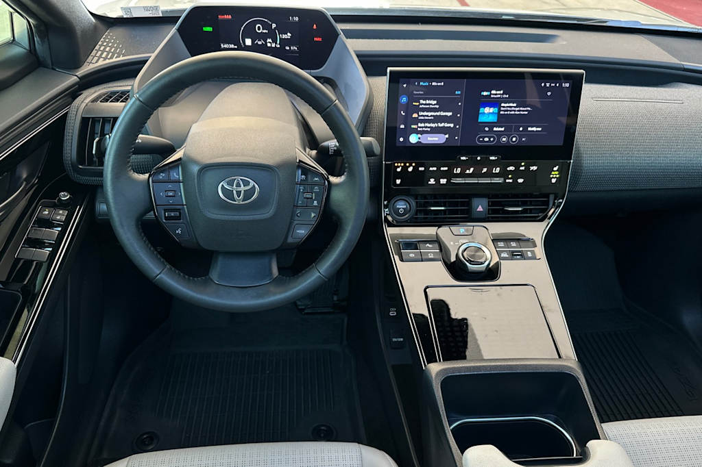 Thumbnail: 2023 Toyota bZ4X - 11