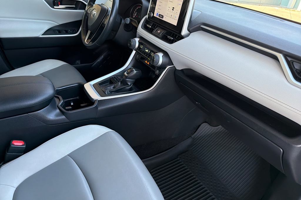 Thumbnail: 2023 Toyota RAV4 - 13