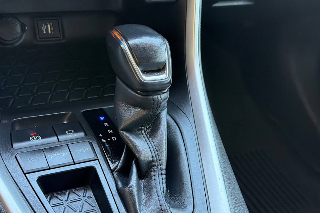 Thumbnail: 2023 Toyota RAV4 - 15