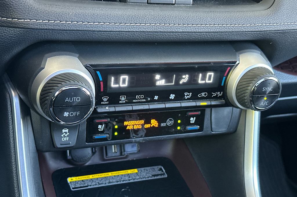 Thumbnail: 2020 Toyota RAV4 - 28
