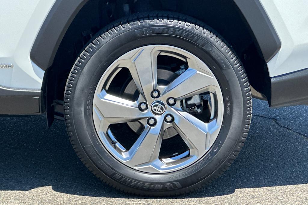 Thumbnail: 2020 Toyota RAV4 - 8