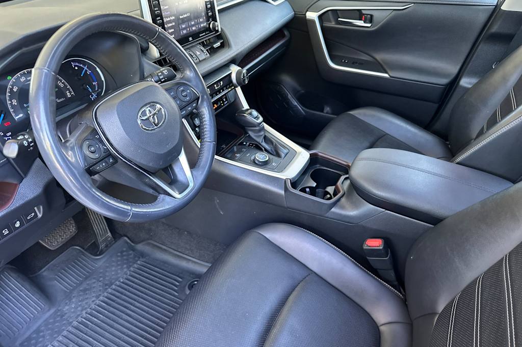 Thumbnail: 2020 Toyota RAV4 - 9