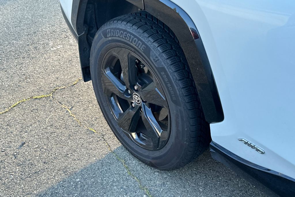 Thumbnail: 2020 Toyota RAV4 - 14
