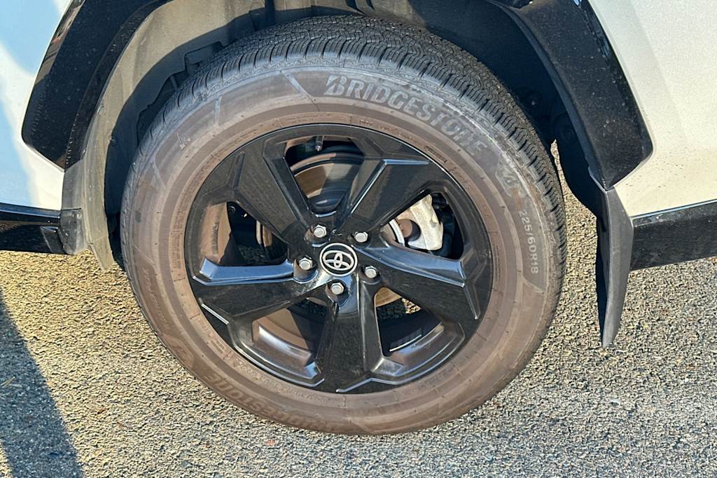 Thumbnail: 2020 Toyota RAV4 - 18