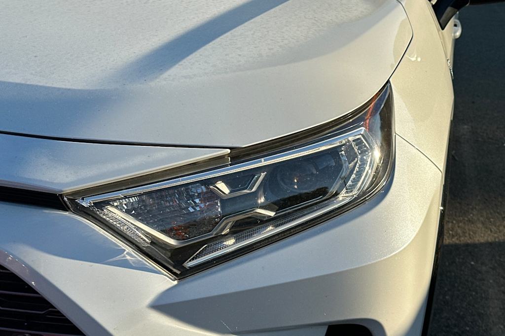 Thumbnail: 2020 Toyota RAV4 - 12