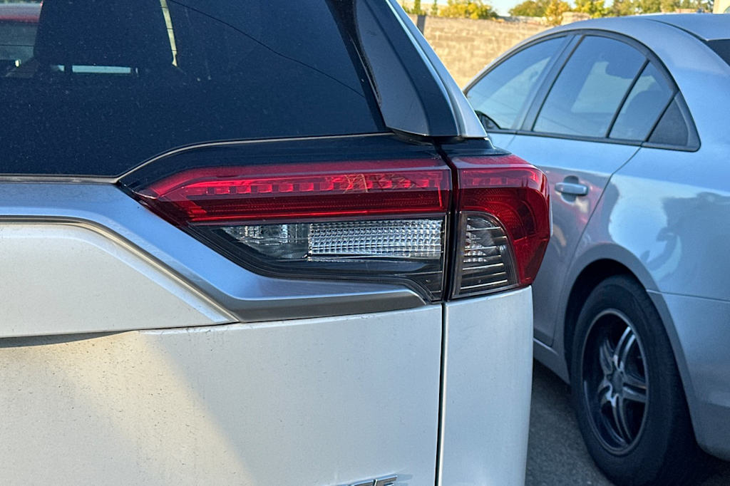 Thumbnail: 2020 Toyota RAV4 - 17