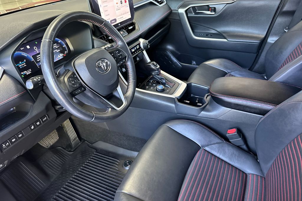 Thumbnail: 2023 Toyota RAV4 - 10