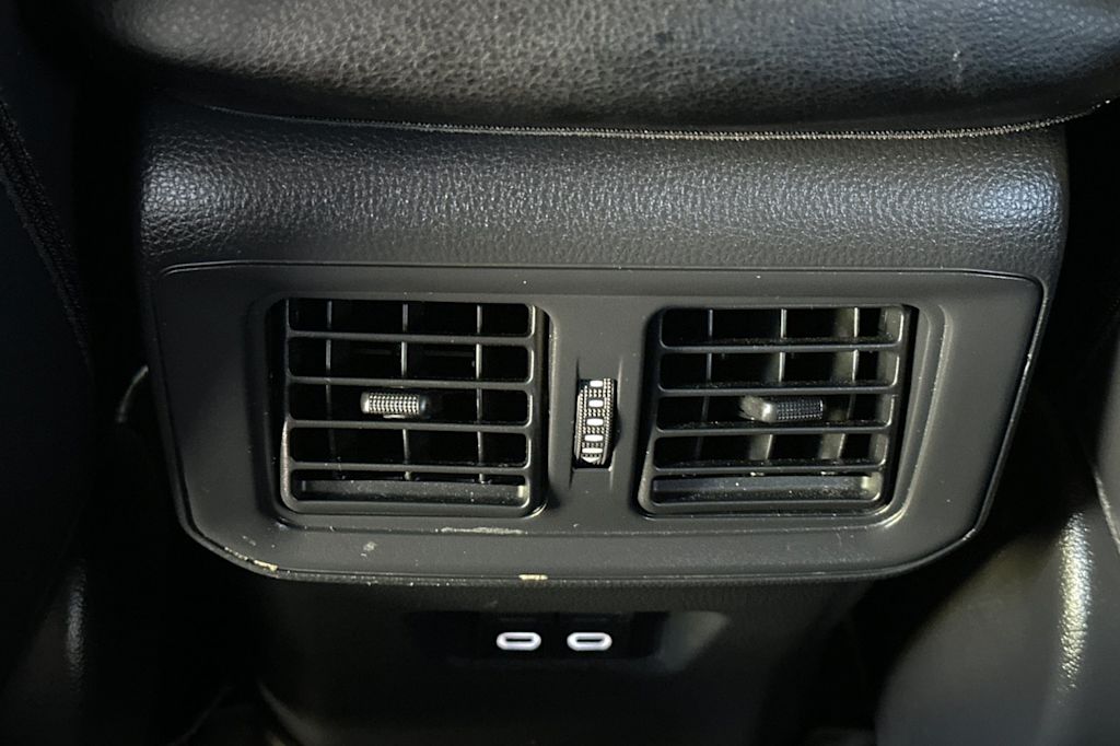 Thumbnail: 2023 Toyota RAV4 - 23