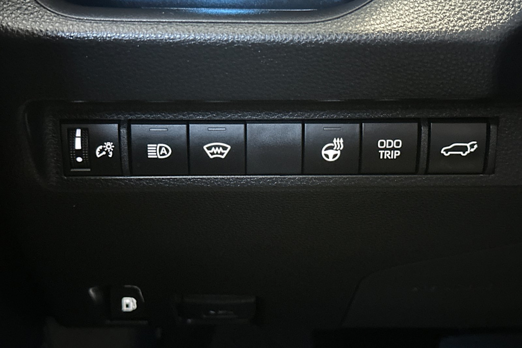 Thumbnail: 2023 Toyota RAV4 - 33